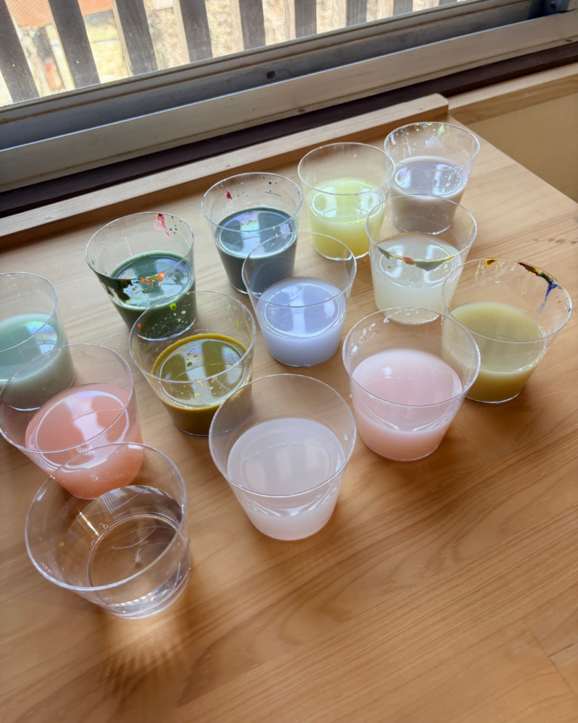 つくばでのママ向け ワークショップ / 描いて自己探究した後の絵の具グラス / hi-ko